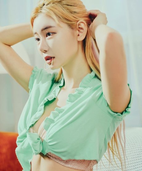 Berry pretty model pictures