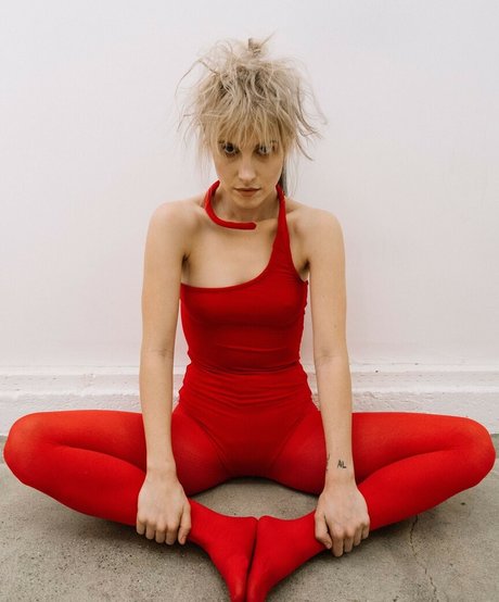 Hayley Williams model sex galleries