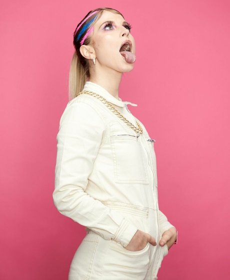 Hayley Williams hd pornstar pictures