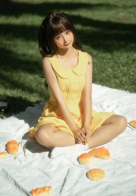 Chunmomo pretty actress pics