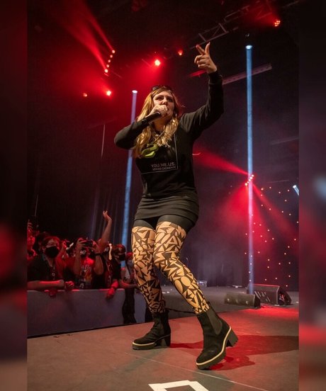 Demondice Karen star perfect pictures