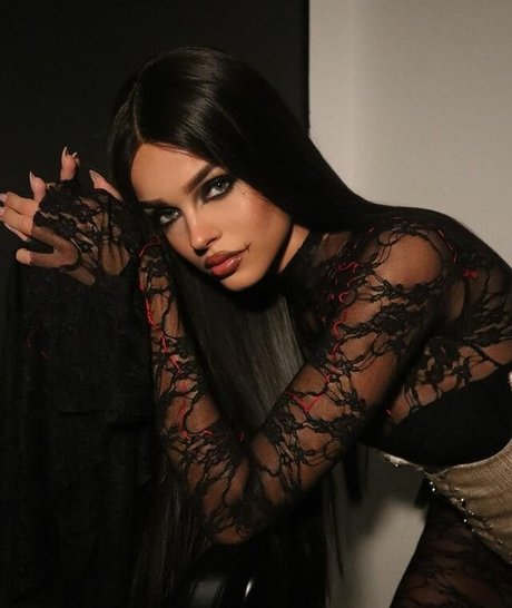 Anna Zak nudes actress pictures