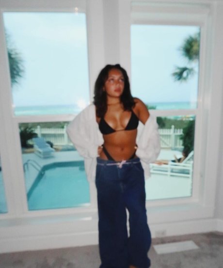 Avani Gregg pornstar photos