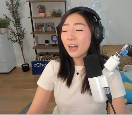 xChocobars model exclusive img