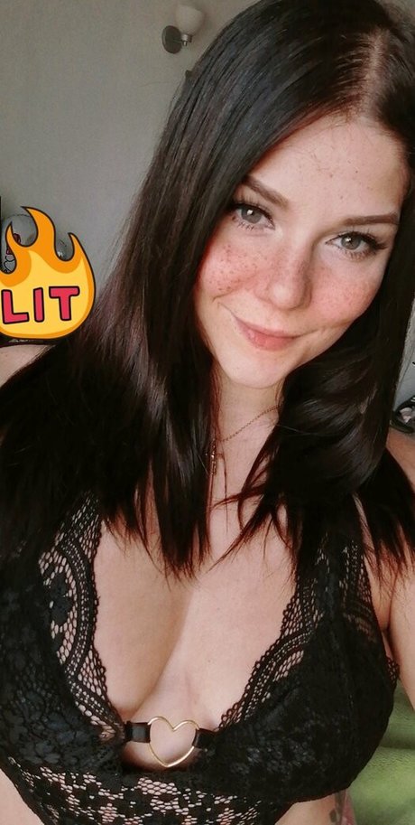 Freyans naked star photos