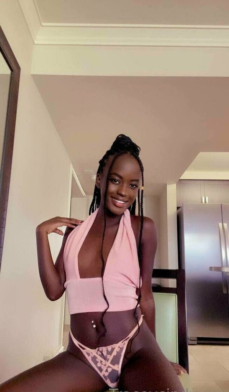 tastytracey18 art model pic