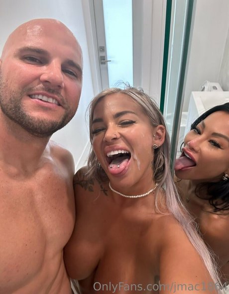 perfect shemale onlyfans porn photos