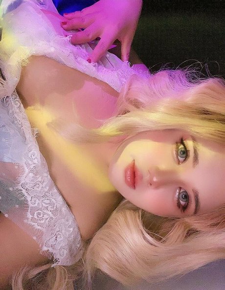 Charlotte LinLin beautiful star img