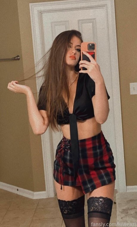 luweazl adult star archive