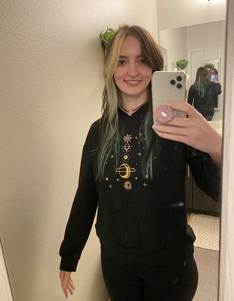 Littlesiha pornographic star archive