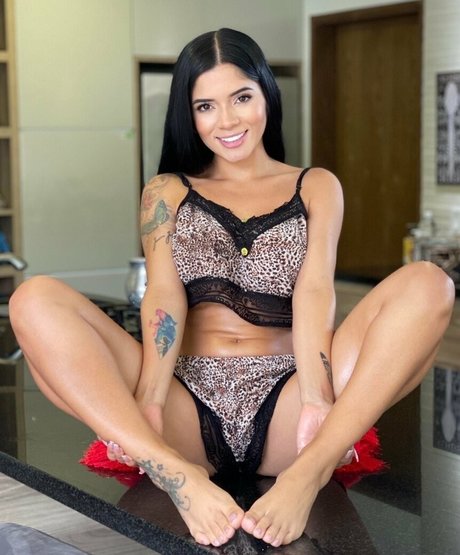 Annielust sexy actress galleries