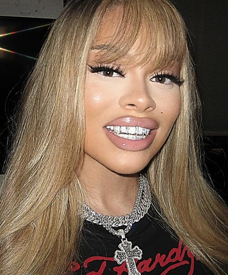 curvy fuck onlyfans art naked pictures