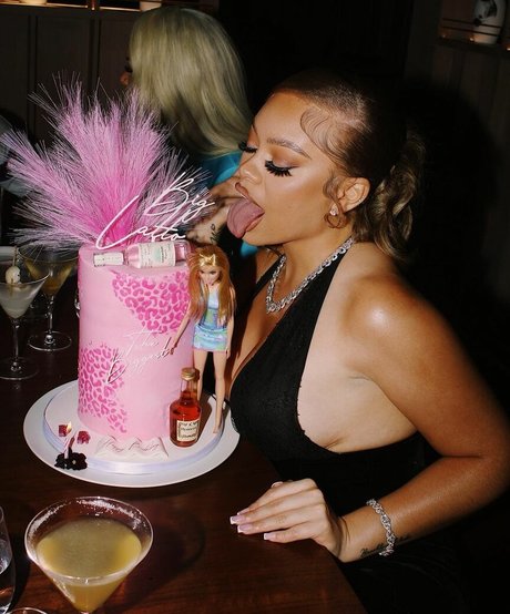 gym shorts onlyfans art nude photo