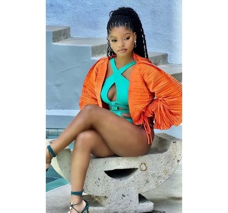 Halle Bailey pornstar erotic photos
