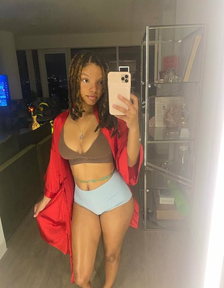 Halle Bailey pornstar beautiful image