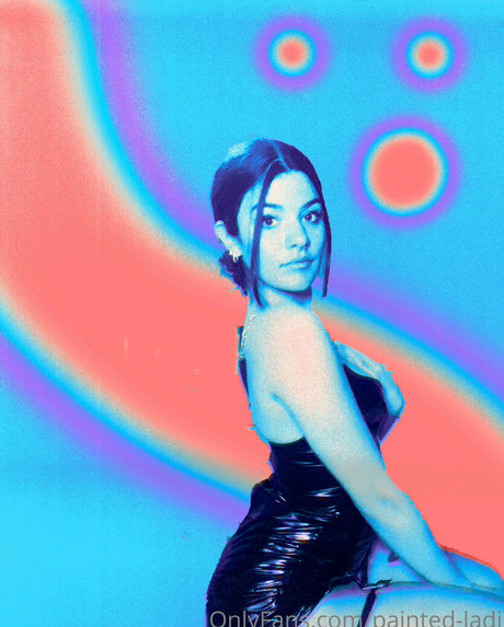 issameg sexy model pic