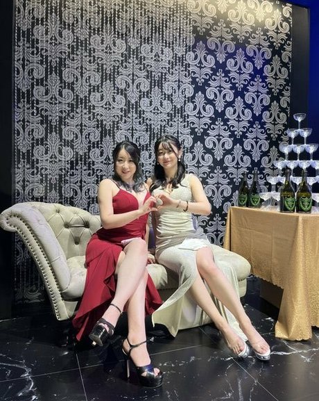 huge anal dildo onlyfans art naked archive