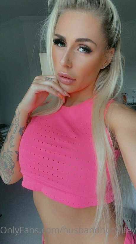 Hotwifey exclusive pornstar gallery