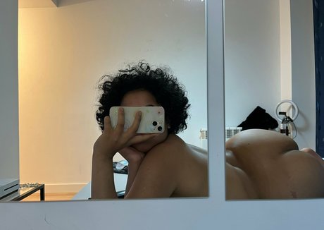 deliciussscurly exclusive actress pictures