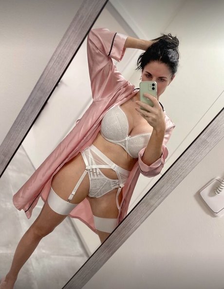 Onlyveru model adult picture