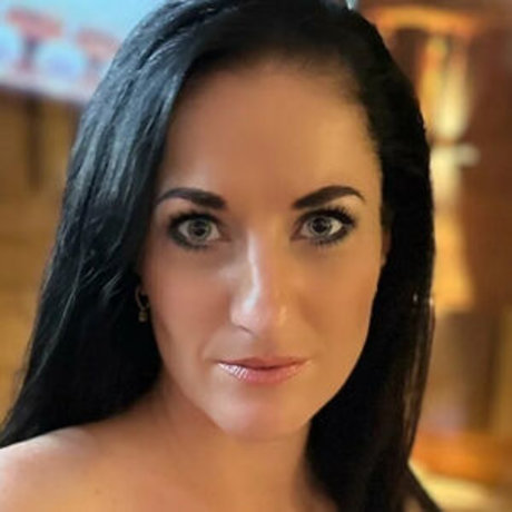 Onlyveru adult model gallery