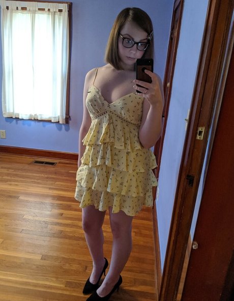 AbbyDoubleday art model galleries