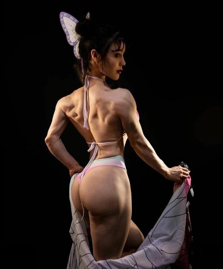 Yuan Herong star erotic pics