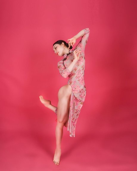 Yuan Herong naked model galleries