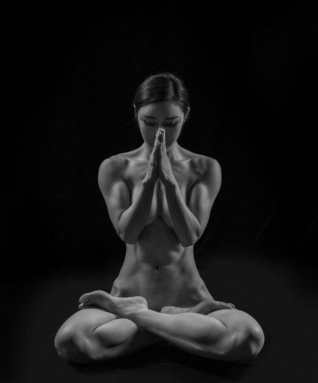 tattooed shemale onlyfans free naked picture