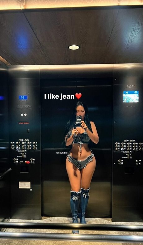 hanging tits onlyfans art naked gallery