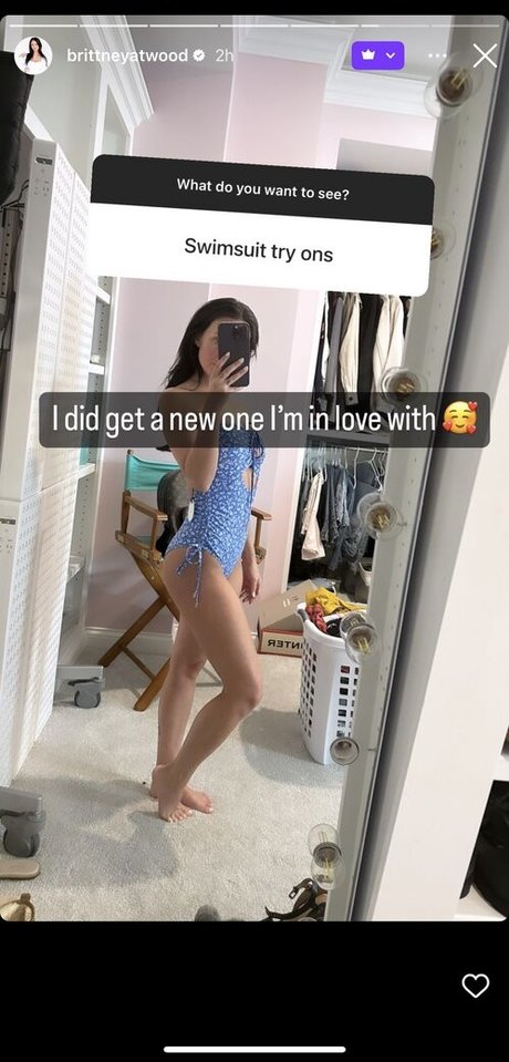 Brittney Atwood sexy actress pics