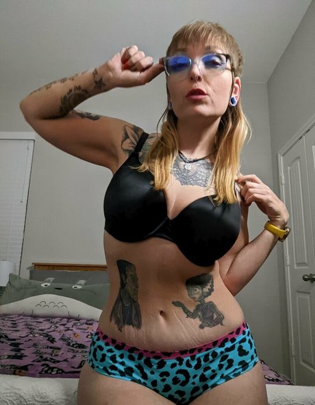 xlunakali perfect model pic