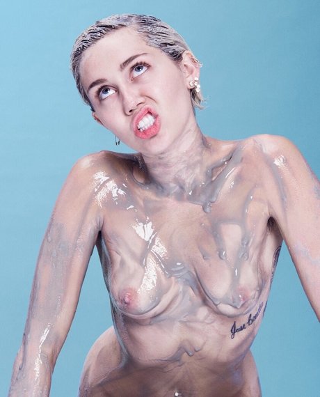 Miley Cyrus high quality star images
