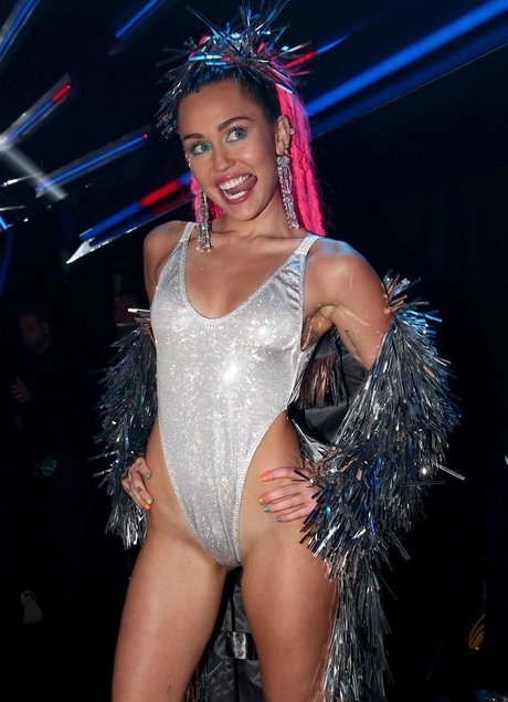 giant onlyfans hd images