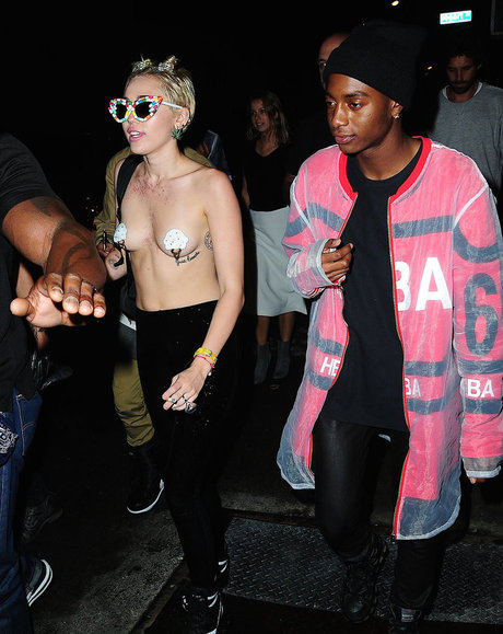 blonde deepthroat onlyfans free naked photos