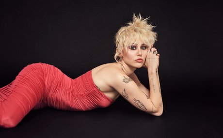 hairy milf onlyfans art naked pictures