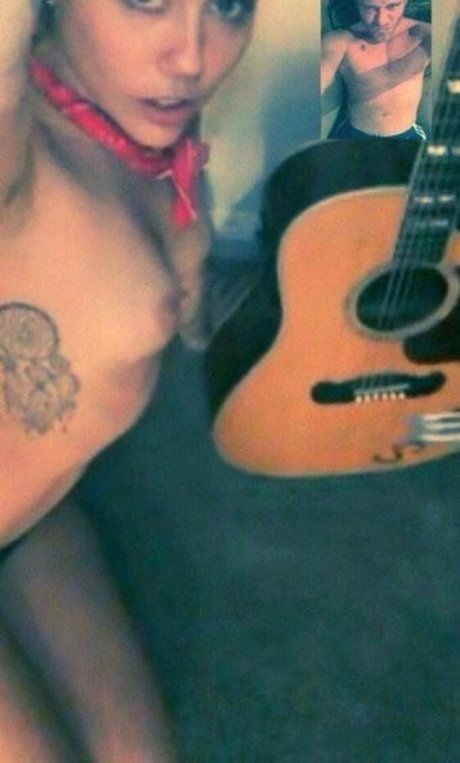 Miley Cyrus model free photo