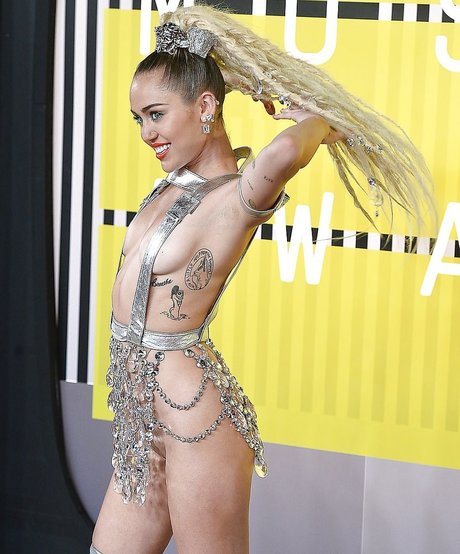 Miley Cyrus pornstar nice images