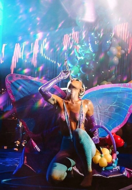 busty redhead onlyfans top img