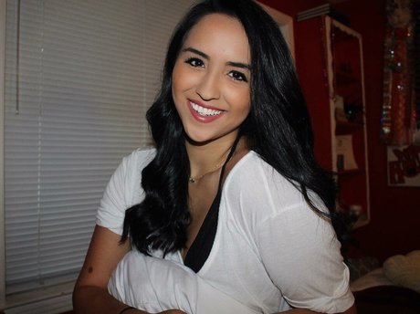 yourfutureexwifey erotic star archive