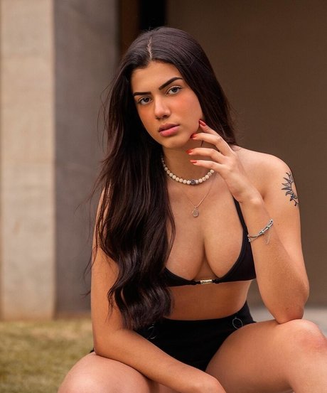 Victtoria Medeiros pornstar sexy galleries