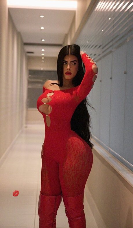 Victtoria Medeiros model exclusive photos