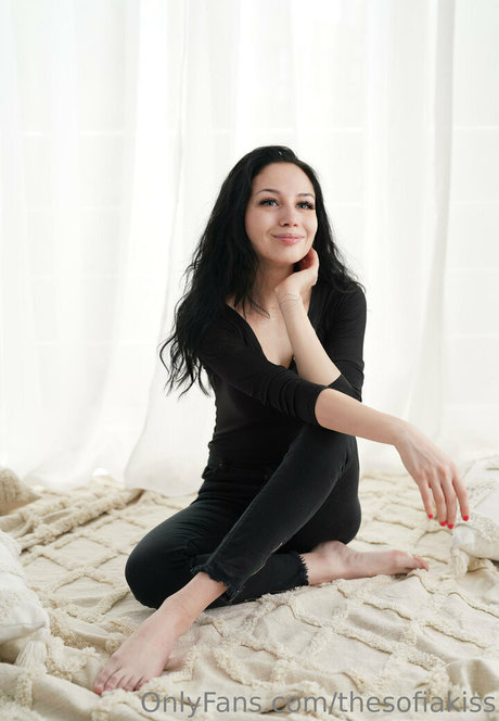 thesofiakiss hot actress archive