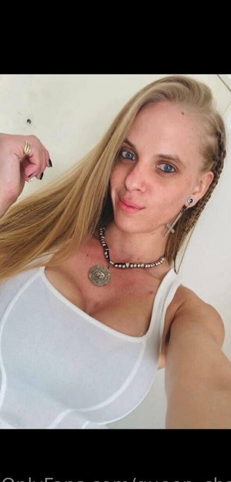 queen charly xxx model picture