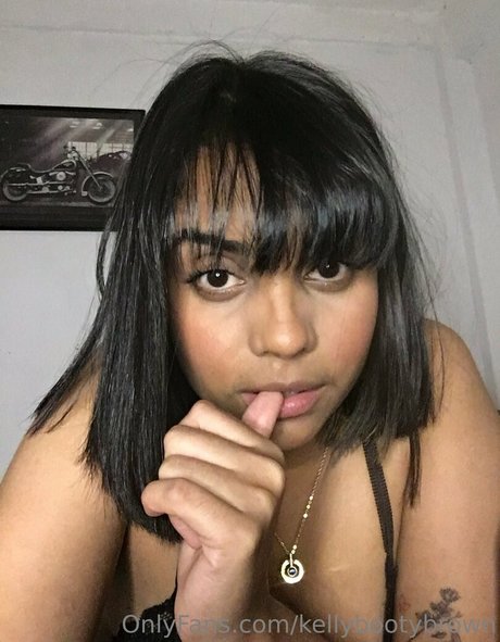 kellybootybrown star top picture