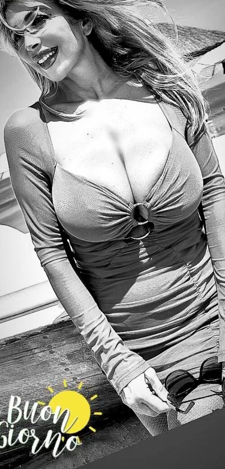 Sonia Grey model hd pictures