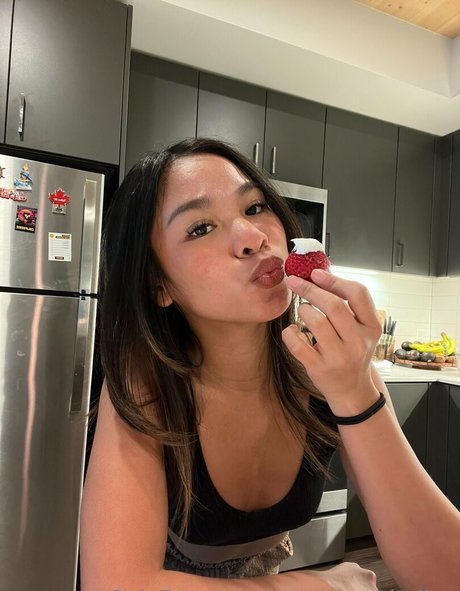 yourangeldarling model sexy photos