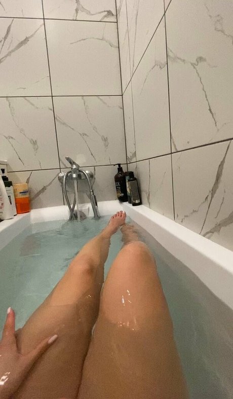 Mollyloveyou beautiful model photo