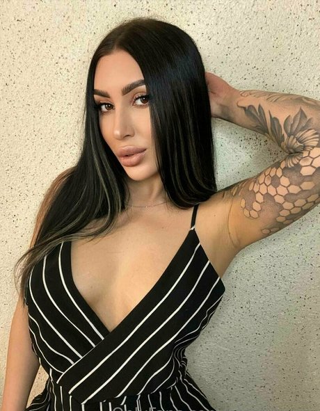 perfect shemale onlyfans pretty pics