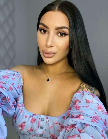 pawg girls onlyfans pornographic pics